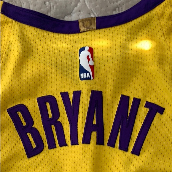 Kobe Bryant jersey 24 Lakers - Picture 5 of 8
